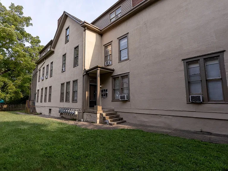 1406 S. 1st Street — Photo 27