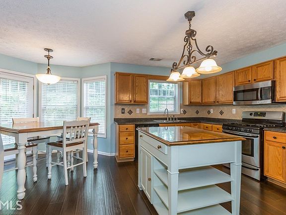 2nd image of 1749 Riverlanding Cir