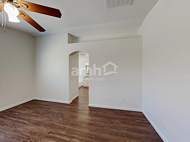 17211 W Watkins St — Photo 9