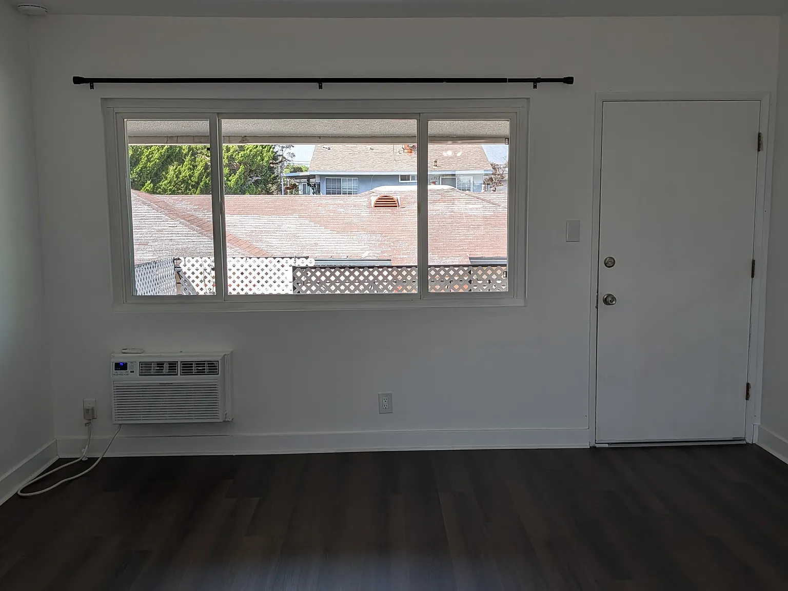 2 bed, 800 sqft, $2,400 — Photo 4