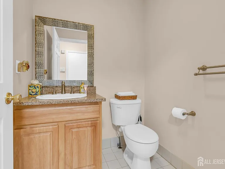 8 Edith Dr — Photo 20
