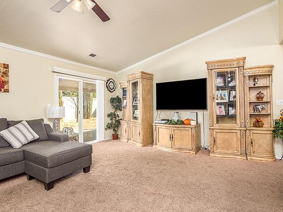 4th image of 1172 Manor Ave