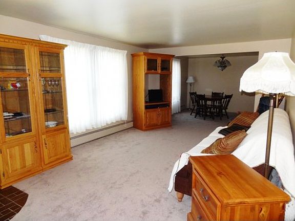 2nd image of 2022 E Vista Cir