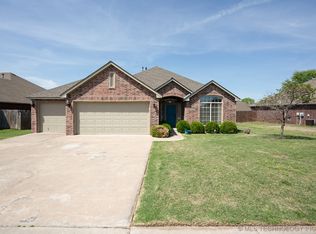 12431 E 128th Pl, Collinsville, OK 74021