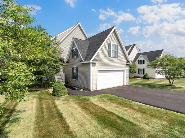 19 Footbridge Lane, Dover, NH 03820