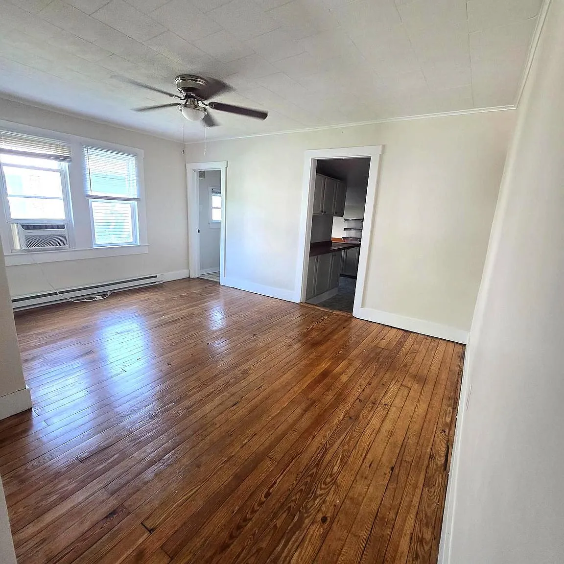 2 bed, 925 sqft, $1,650 — Photo 2