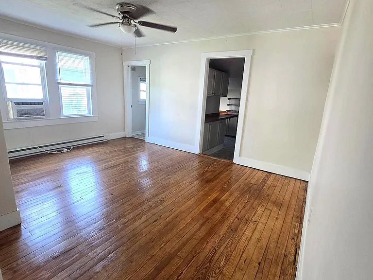446 Railroad Ave — Photo 2