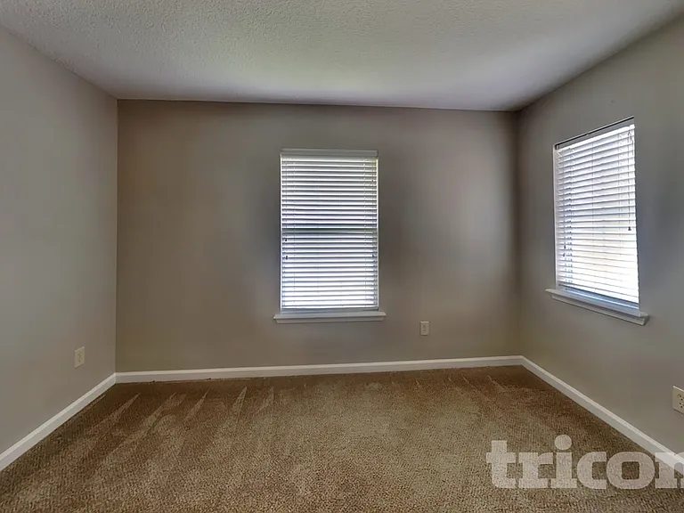 272 Silver Glen Ave — Photo 20
