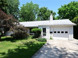24 Meadow Dr, Berea, OH