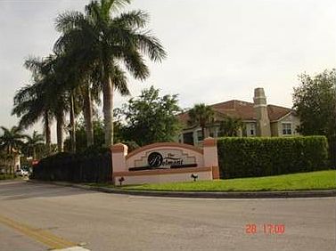 2nd image of 2408 Belmont Ln