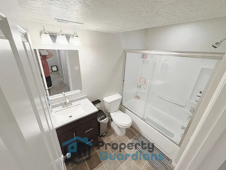 1877 N Bountiful Way — Photo 13
