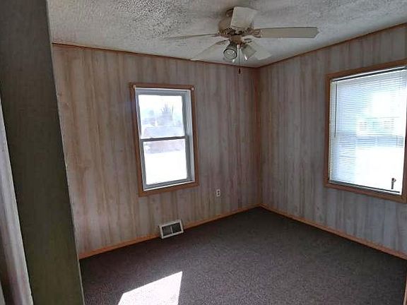 5th image of 627 McCulloch St