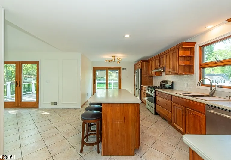 77 Rockwood Rd — Photo 18