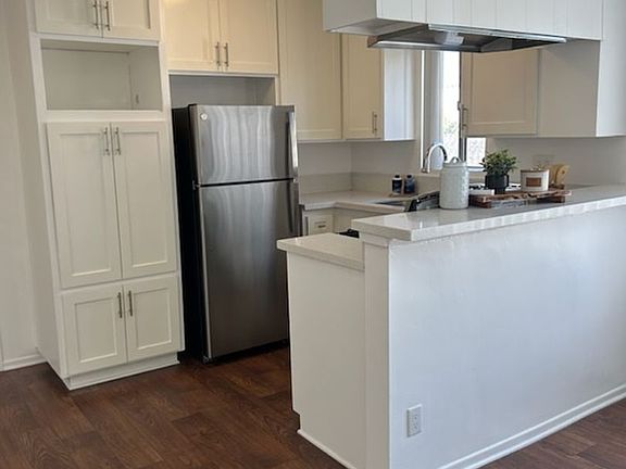5th image of 14600 Magnolia Blvd #16