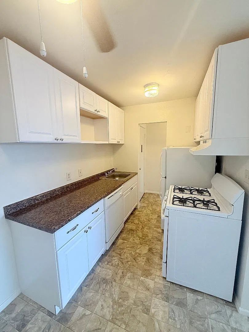 Foxwood Apartments — Photo 4