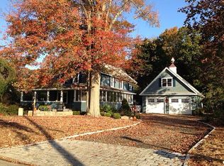 24 Park Dr, Waterford, CT 06385