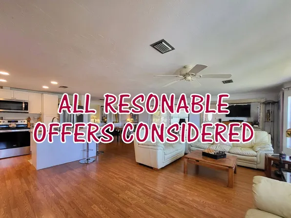 5817 Camelot Dr N, Sarasota, FL 34233