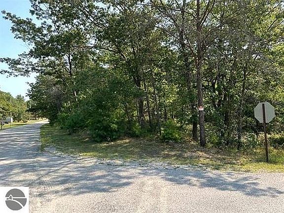 5th image of 0 Wintergreen St