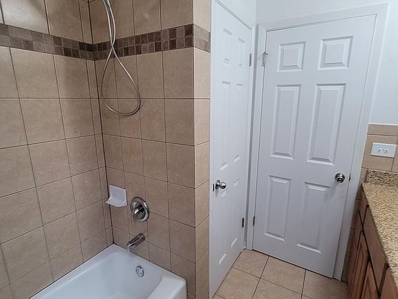 3rd image of 812 E Capri Dr