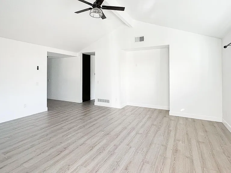 5759 Grand Ave — Photo 5