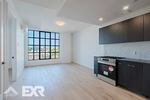 Rented by EXR | media 33