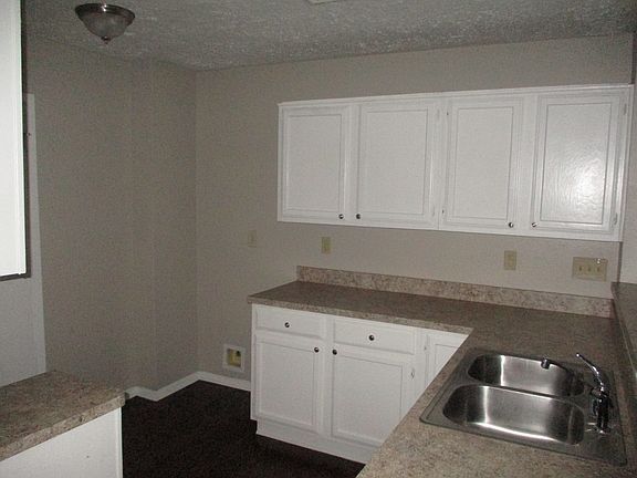 4th image of 2610 Creekway Cir
