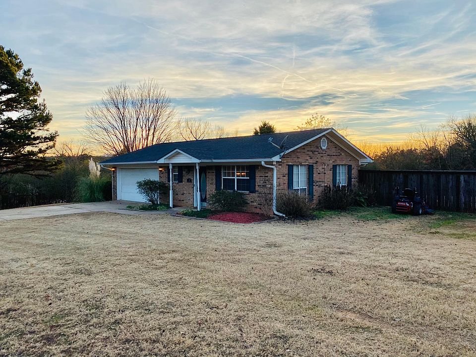 1st image of 85 Bennett Cir