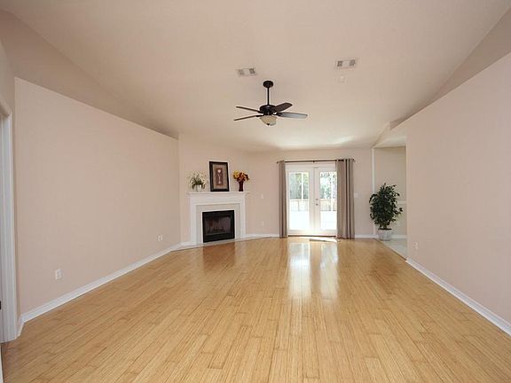4th image of 1700 Ingrid Ct