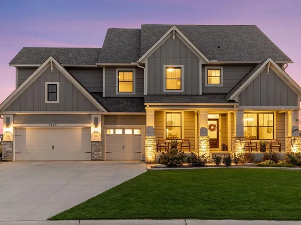 5283 Rolling Hills Pkwy, Chaska, MN 55318