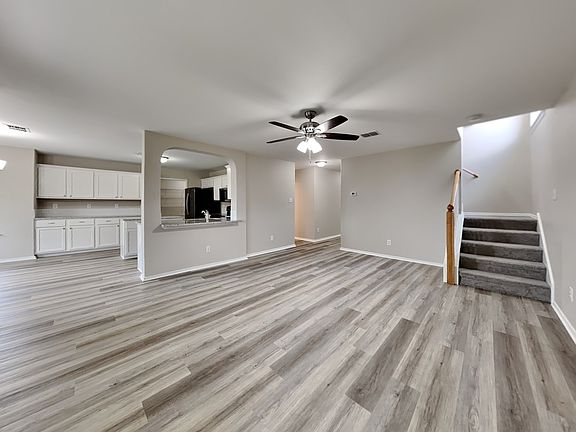 4th image of 322 CANDY DR