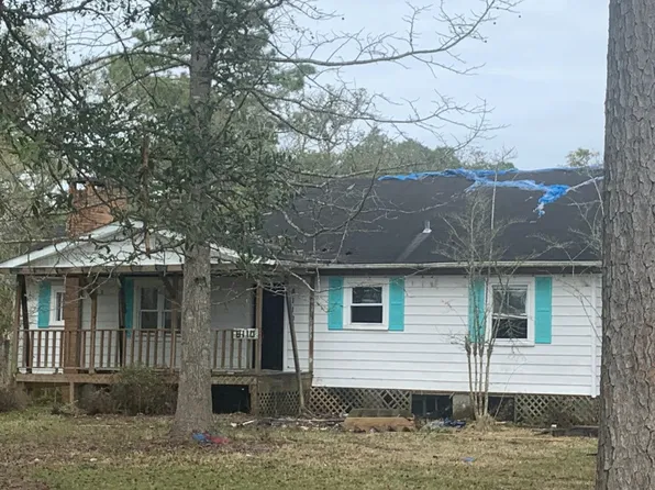8110 Hemley St, Bayou La Batre, AL 36509
