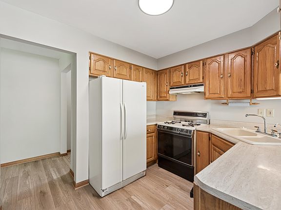 5th image of 1009 Illinois St