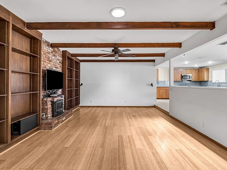 5170 E Huntington Ave — Photo 6