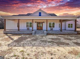 5833 Tattnall St, Claxton, GA 30417