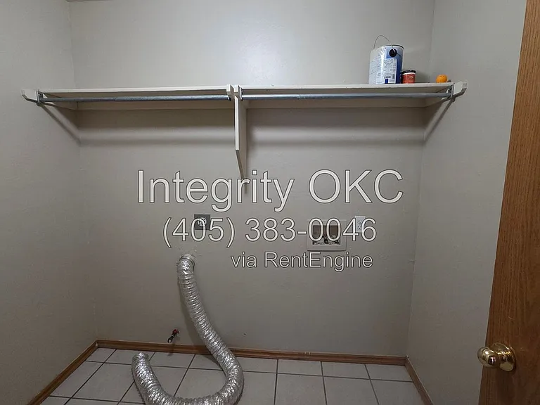 6820 NW 135th Cir — Photo 12