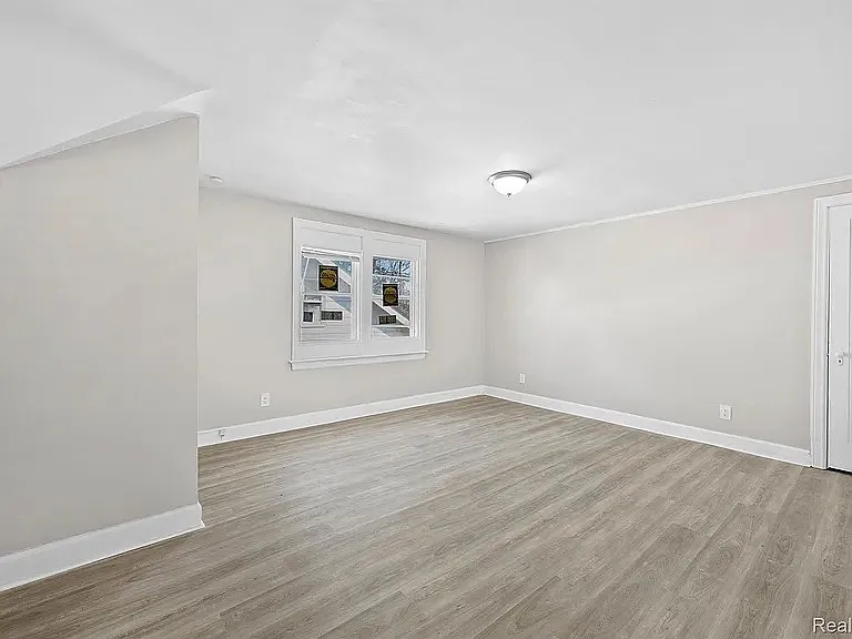 15740 Hartwell St — Photo 13