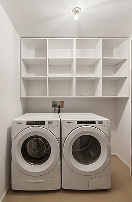 Laundry, photo 1