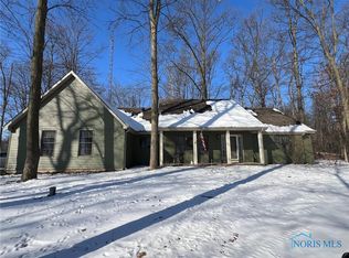 13155 Liberty Hi Rd, Bowling Green, OH 43402