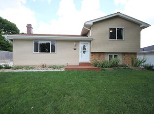 1007 4th St SW, Altoona, IA 50009