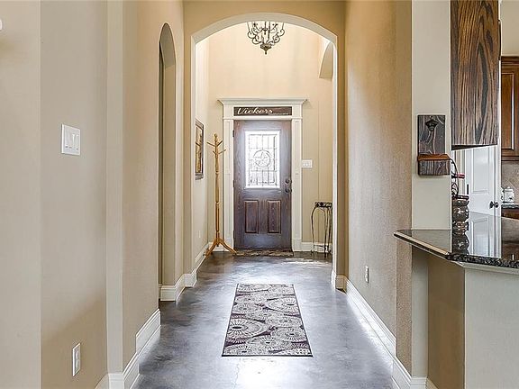 5th image of 1501 Royalwood Cir