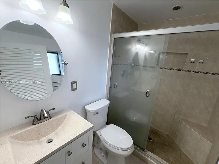 1533 Gabriel St — Photo 19