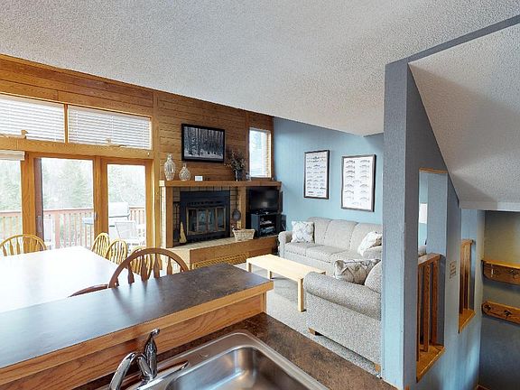 4th image of 526 Moose Mountain Dr
