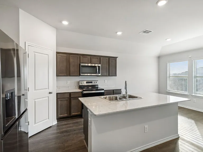 606 Wrangler Dr — Photo 5