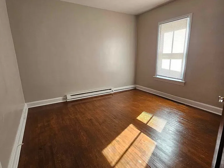 145 E North Ave — Photo 8