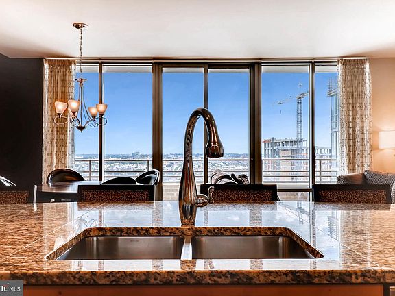 5th image of 675 President St Unit 2609