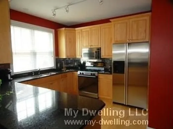225 E Vine St #225, Milwaukee, WI 53212