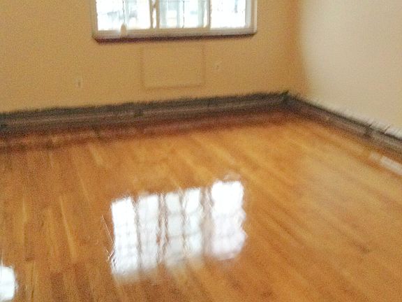 5th image of 2705 Gifford Ave #2