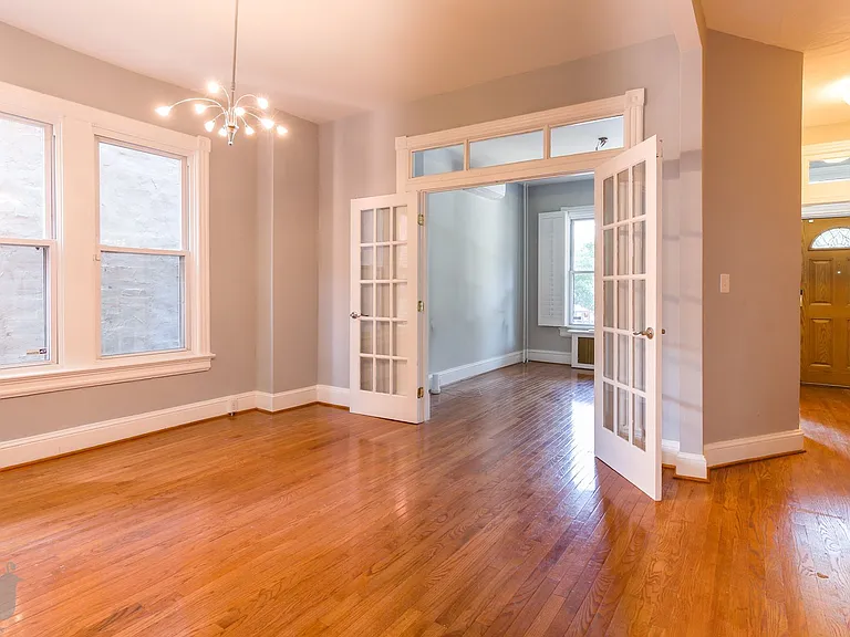 742 Harvard St NW — Photo 15