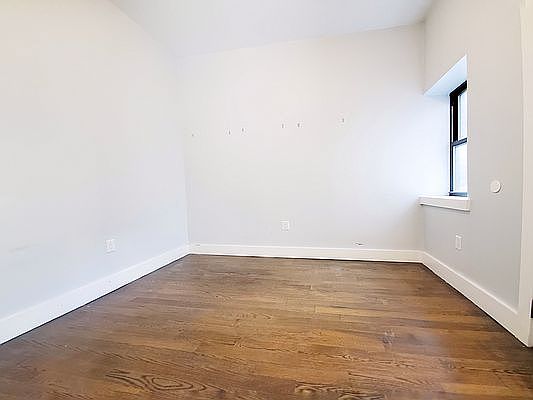 5th image of 409 Suydam St APT 2R