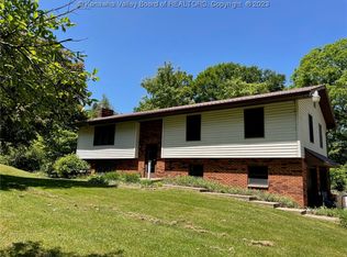 15292 Clay Hwy, Lizemores, WV 25125